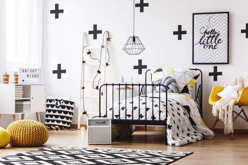 wallpaper-with-crosses-in-bedroom