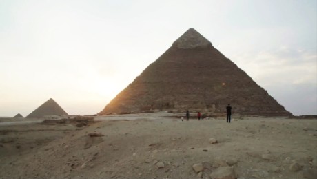 Egypt investigating couple pictured nude on top of Khufu pyramid