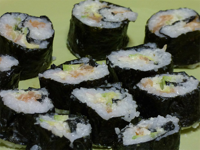 sushi with nori