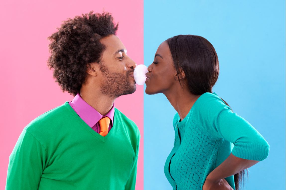 couple kissing bubblegum first date ice breakers