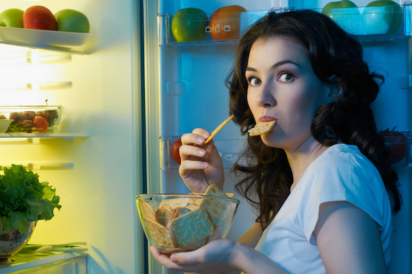 woman-snacking-at-night-snacking-survey-by-healthista.com_.jpg bad habits
